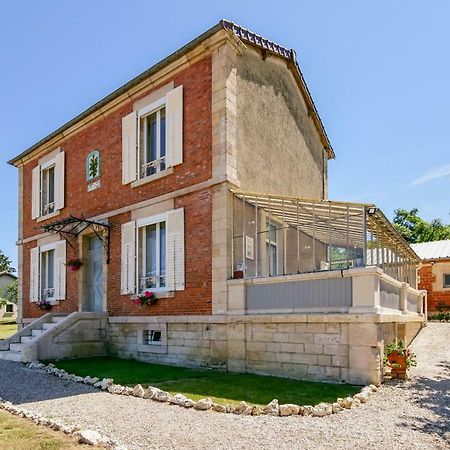 Maison Qui S'Y Frotte S'Y Pique Robert-Espagne Exterior photo